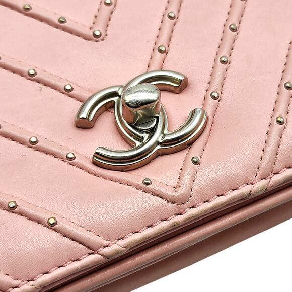 Chanel CC Clasp Medium Calf Leather Flap Bag Studded Chevron Pink - rare - Picture 7 of 12